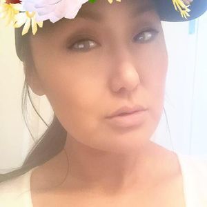 Meet your Posher, Khaliuna